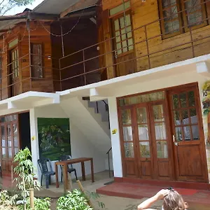 https://white-house-adams-peak.kandyhotelsnow.com