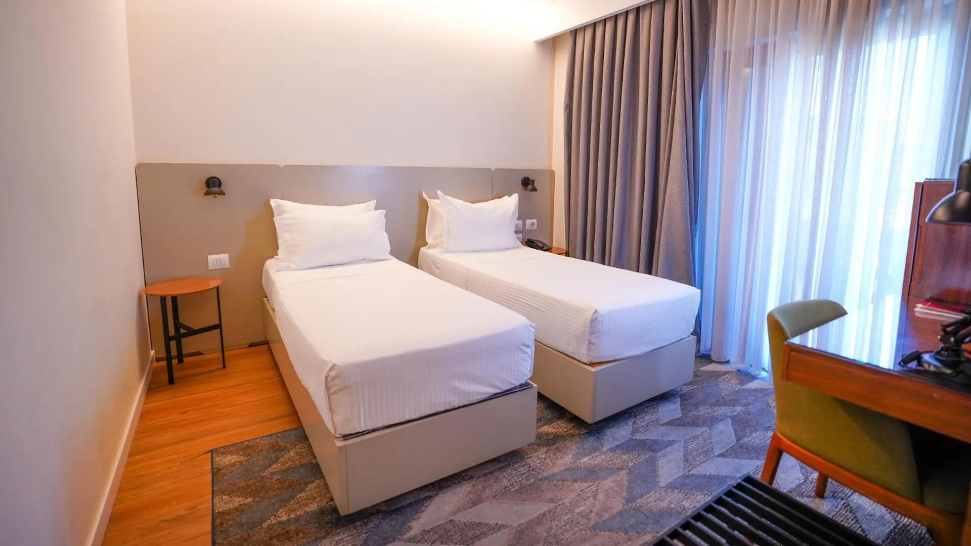 טיראנה Hotel Theatro- City Center